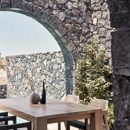 Отель Canaves Epitome - Small Luxury Of The World 5*